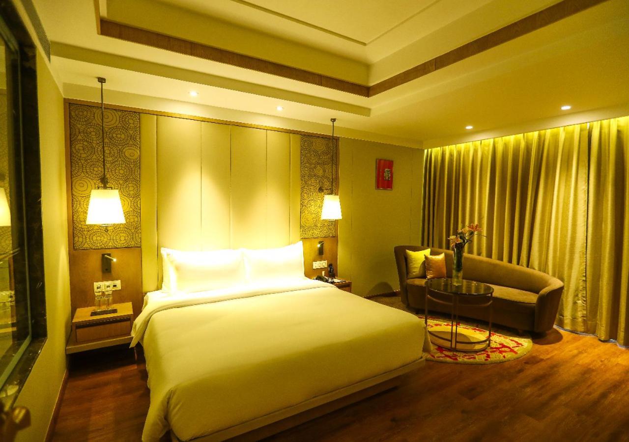 فندق Radisson بوبال المظهر الخارجي الصورة