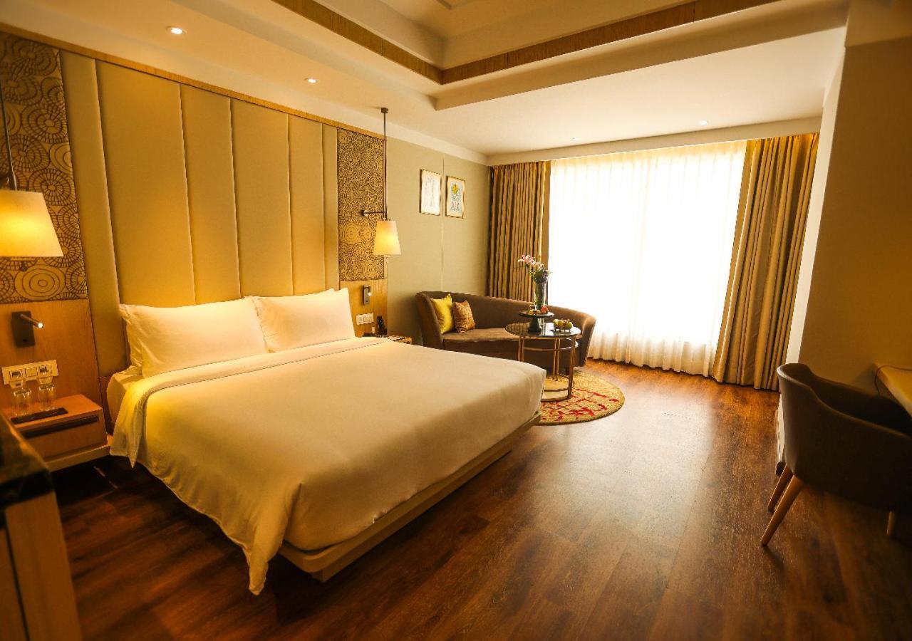 فندق Radisson بوبال المظهر الخارجي الصورة