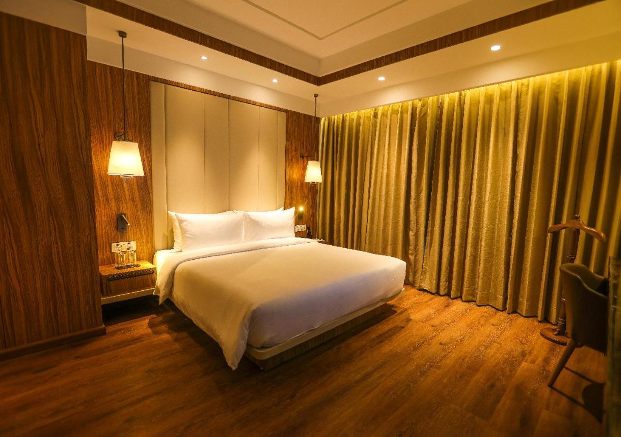 فندق Radisson بوبال المظهر الخارجي الصورة
