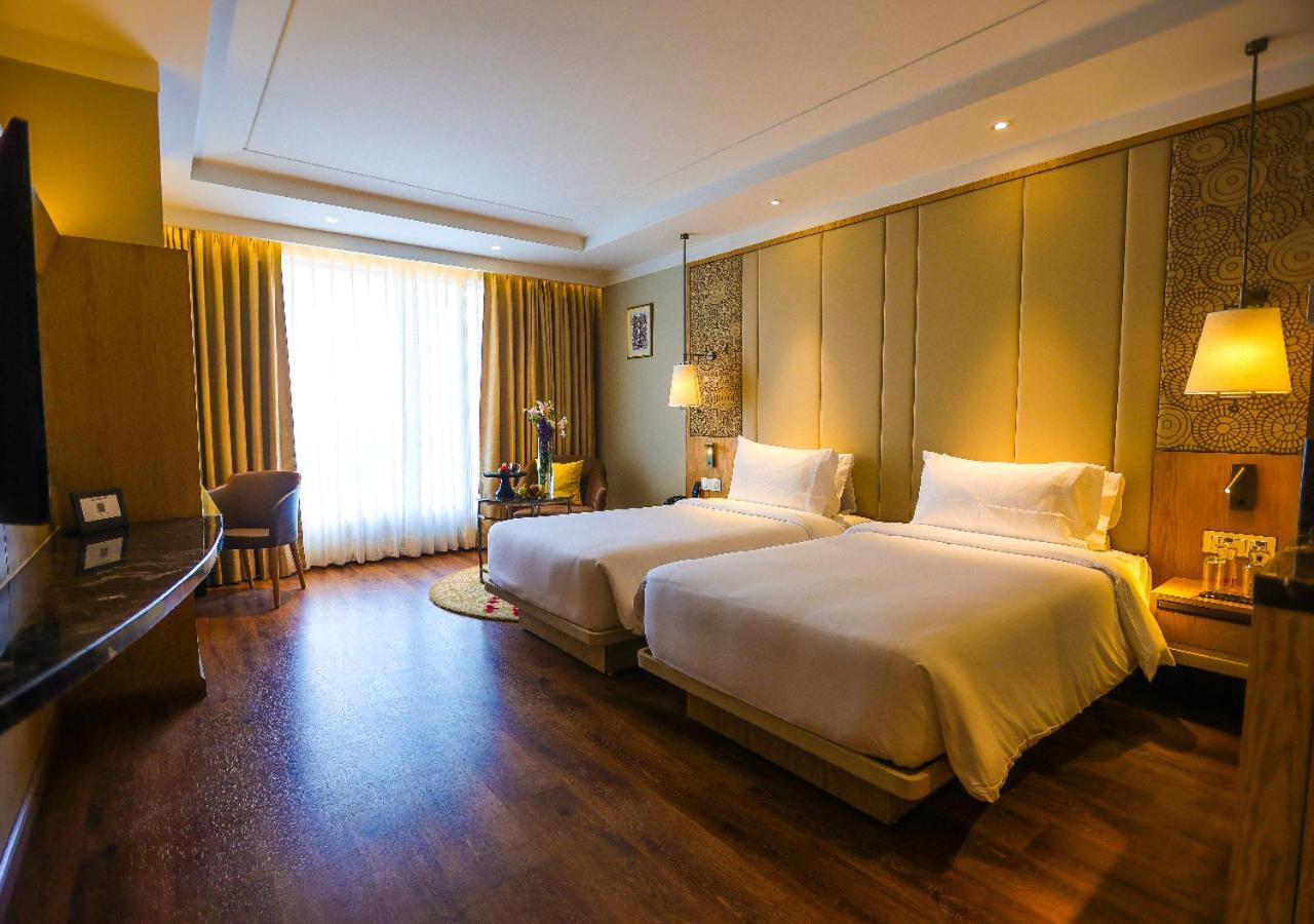 فندق Radisson بوبال المظهر الخارجي الصورة