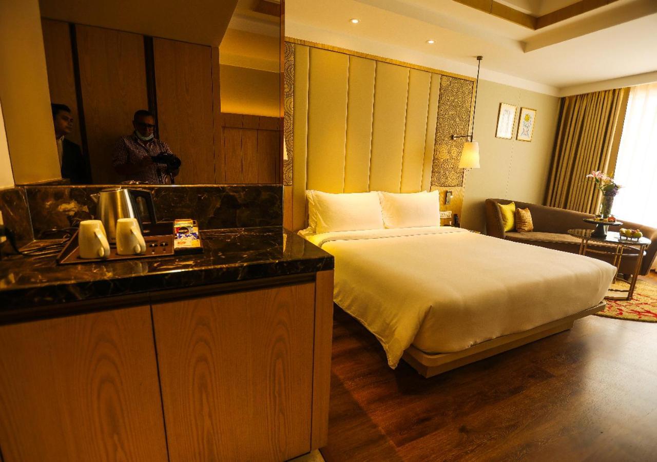 فندق Radisson بوبال المظهر الخارجي الصورة