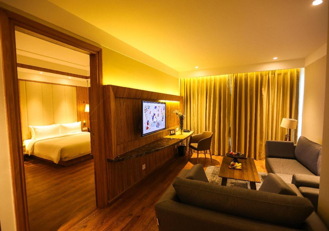 فندق Radisson بوبال المظهر الخارجي الصورة
